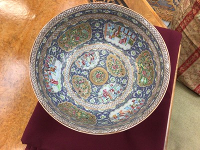 Lot 120 - Early 19th century Chinese canton bowl for the Islamic market