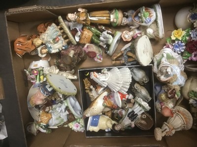 Lot 197 - Miscellaneous group of items including textiles, ceramics, plated wares, etc