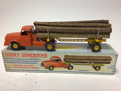 Lot 2003 - Dinky (French issue) Supertoys Williams tractor and lumber carrier No. 897 boxed