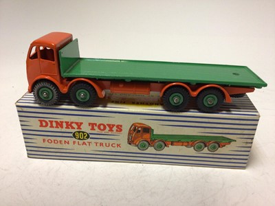 Lot 2009 - Dinky Foden flat truck No. 902 boxed
