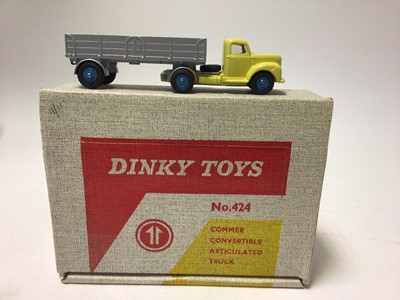 Lot 2016 - Dinky toys Commer convertible articulated truck No. 424 boxed