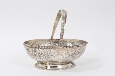 Lot 466 - George III silver footed basket