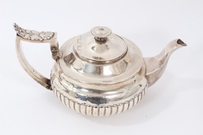 Lot 211 - George III silver teapot