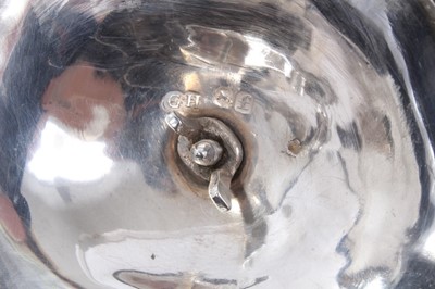 Lot 211 - George III silver teapot