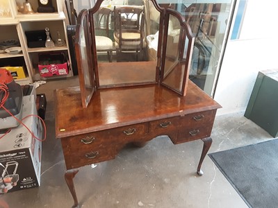 Lot 898 - 1930s walnut kneehole dressing table with four drawers on cabriole legs and a similar triptych dressing table mirror