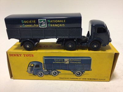 Lot 2091 - Dinky French Issue Tracteur Panhard Et Semi-Remorque S.N.C.F. No 32AB, boxed