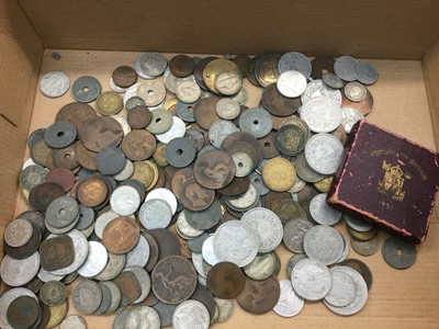 Lot 312 - 1951 Festival of Britain Crown, together with a group of GB and World mixed coinage