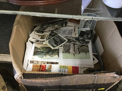 Lot 375 - Box of assorted postcards