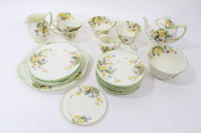 Lot 1139 - Royal Doulton April V 2000 pattern teaset