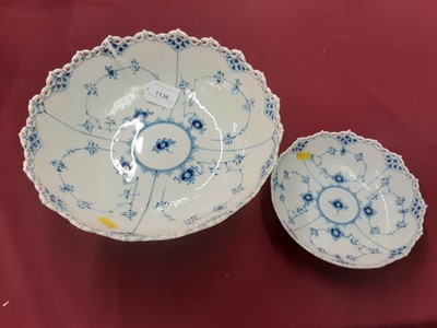 Lot 1136 - Royal Copenhagen Onion pattern comport and dish (2)