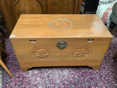 Lot 1007 - Oriental camphor wood trunk, 101cm wide, 50cm deep, 56cm high