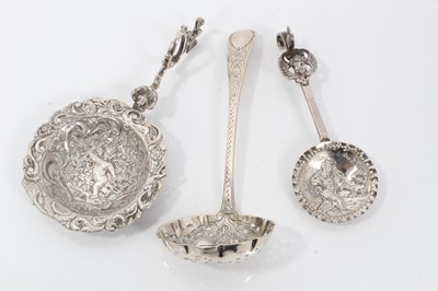 Lot 1959 - 19th century Continental silver caddy spoon with embossed decoration, stamped 930 and import marks for London 1896