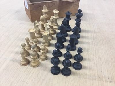 Lot 298 - Vintage turned wood chess set in pine case (complete)