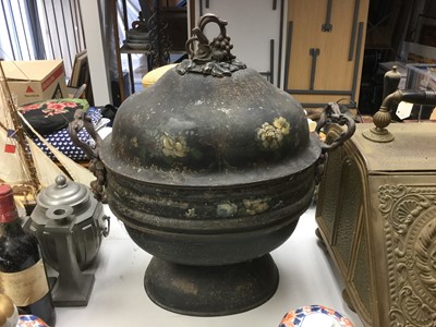 Lot 331 - Large 19th Century Toleware tureen and cover