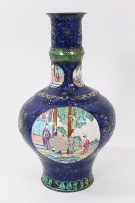 Lot 99 - 18th / 19th century Chinese enamel vase