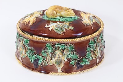 Lot 36 - Victorian Wedgwood game dish with liner