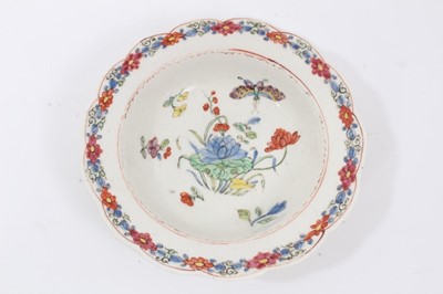 Lot 88 - Rare early Bow finger bowl stand, circa 1750-52, painted in the Chinese famille verte palette, 14.75cm diameter