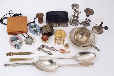 Lot 740 - Assorted vertu items