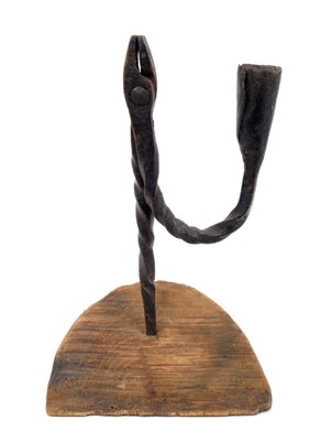 Lot 822 - 18th century wrought iron nip rush light holder