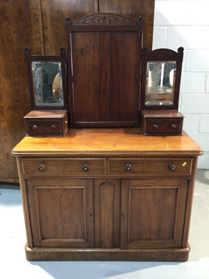 Lot 984 - Mahogany dressing chest