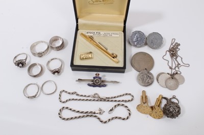 Lot 37 - Small group of silver jewellery to include Royal Artillery sweetheart brooch