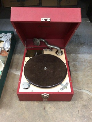 Lot 253 - Wind up gramophone