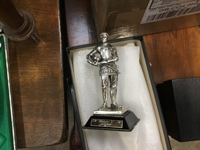 Lot 343 - Collection of Royal Hampshire Art Foundry metal figures boxed, Royal Doulton collectors plate and twelve piece steak set