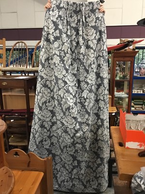 Lot 334 - Pair good quality interlined linen curtains