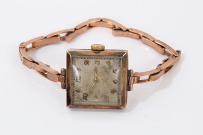 Lot 33 - 1930s ladies 9ct rose gold wristwatch