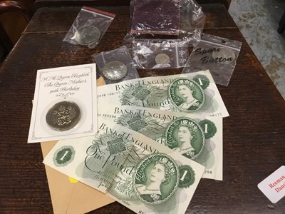 Lot 320 - Three old pound notes and lot coins