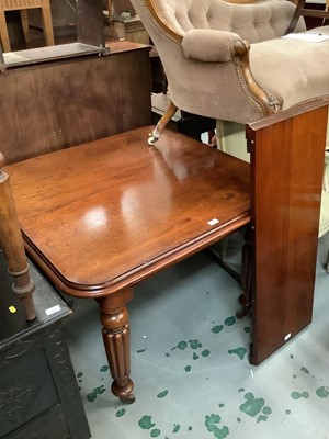 Lot 928 - Good quality Victorian mahogany extending dining table with one extra leaf and winding handle on turned and fluted legs