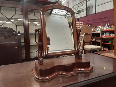Lot 1078 - Victorian mahogany toilet mirror on shaped plateau base