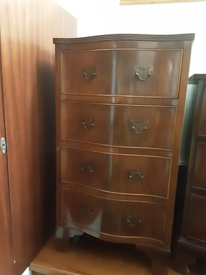 Lot 1085 - Georgian style mahogany serpentine fronted chest of four drawers, 47cm wide, 42cm deep, 84.5cm high