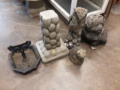 Lot 1184 - Selection of garden ornaments including owl, dog frog etc