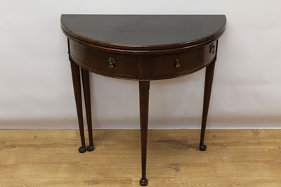 Lot 1409 - Queen Anne style mahogany D-shaped tea table