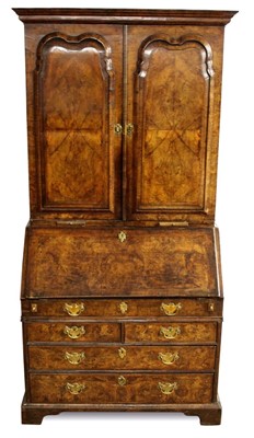 Lot 1419 - Fine early 18th century walnut bureau cabinet