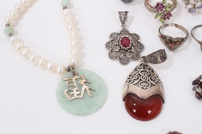 Lot 63 - Group silver and white metal jewellery