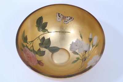 Lot 146 - An unusual art glass bowl