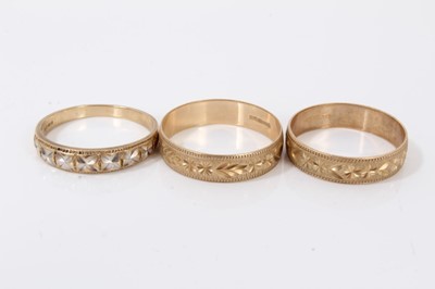 Lot 92 - Three 9ct gold wedding rings