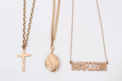 Lot 141 - Three 9ct gold pendants on 9ct gold chains