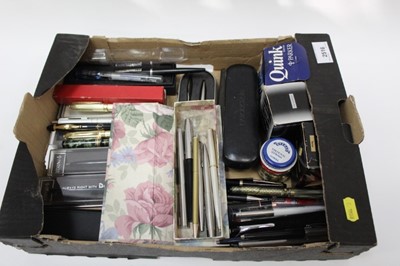 Lot 2516 - Collection of various pens and accessories including Parker,Conway Stewart, fountain pens etc