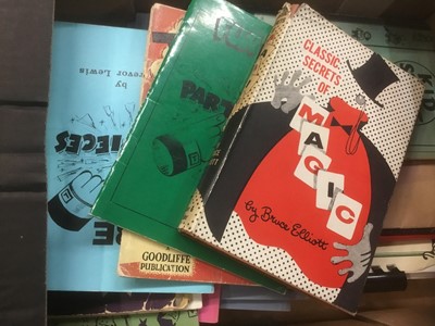 Lot 1738 - Books relating to Magic and Party Pieces (approx 20)