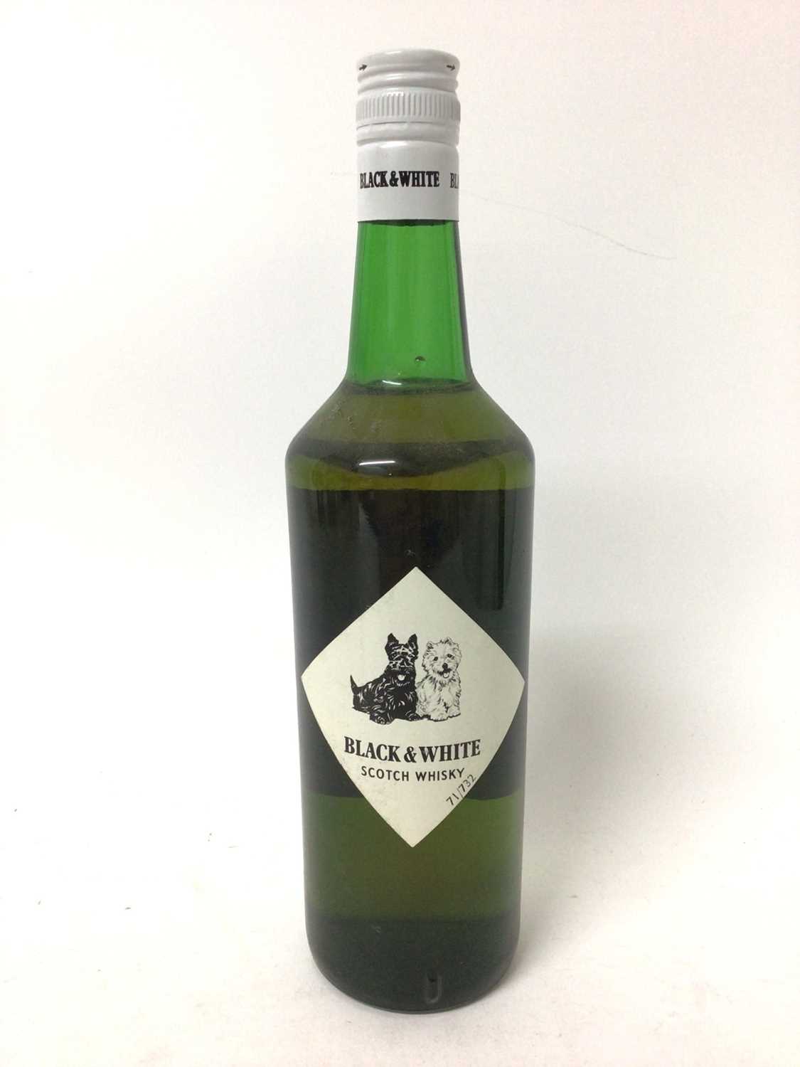 Lot 25 - Black & White, Buchanan's Choice Old Scotch Whisky, screw top, 70 proof, 26 2/3 fl. ozs, one bottle