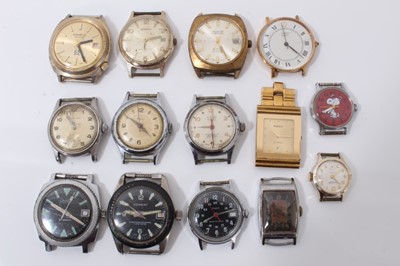 Lot 168 - Collection of fourteen vintage gentleman's wristwatches to include Snoopy Watch, Combat, Timex and Omnia