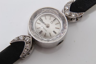 Lot 195 - 1920s Omega ladies cocktail watch