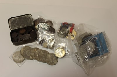 Lot 441 - World - Mixed coinage to include G.B. silver George VI Crowns 1937 x 2 EF, bronze Farthings Victoria YH 1882H EF, 1890 AEF, 1895 GF (scarce), Commemorative silver Medallion Victoria 'Diamond Jubile...