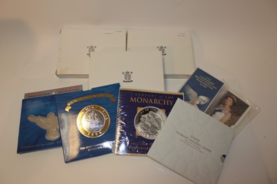 Lot 448 - G.B. - Royal Mint mixed coinage to include red cased proof sets, 1997, 1998, 1999, and flatpacks etc (qty)