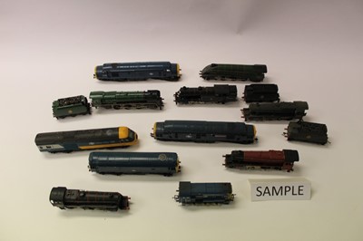 Lot 1896 - Railway OO gauge selection to include Hornby, Lima, Wren, Bachman and Peco, locomotive and tenders, carriages and rolling stock, both boxed and unboxed (qty)