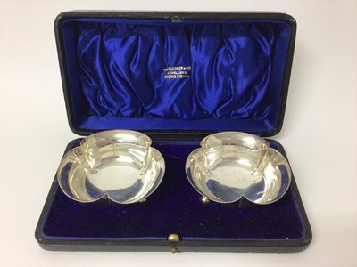 Lot 201 - Pair silver Chinese market Bon Bon dishes in case ( London 1917)