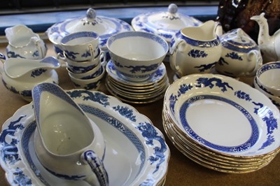 Lot 1260 - Large quantity of blue dragon pattern tablewares